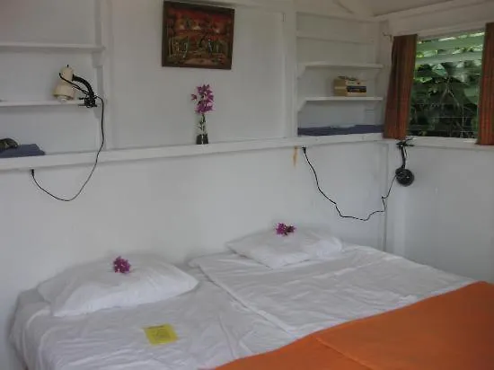 Hotel El Momo Cottages Windward Side